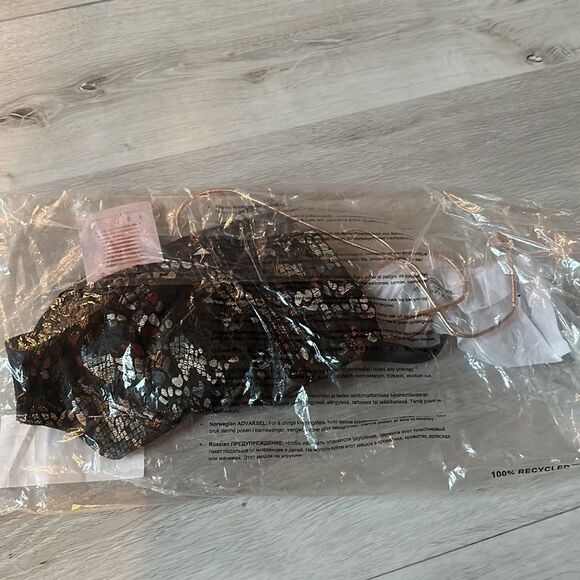 Savage X Fenty Cold-Hearted Snake Lace Unlined Demi Bra 42DD‎ NWT IN PACKAGING - Picture 6 of 6